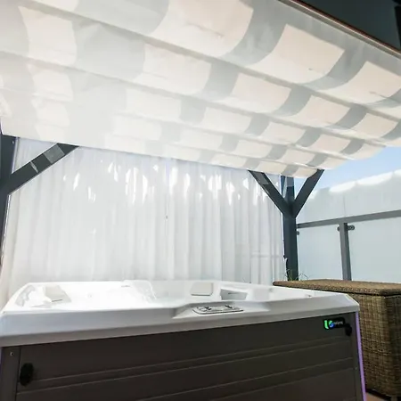 Ferienwohnung Luksusowy Penthouse Z Jacuzzi I Widokiem Na Morze Gdynia Exterior foto